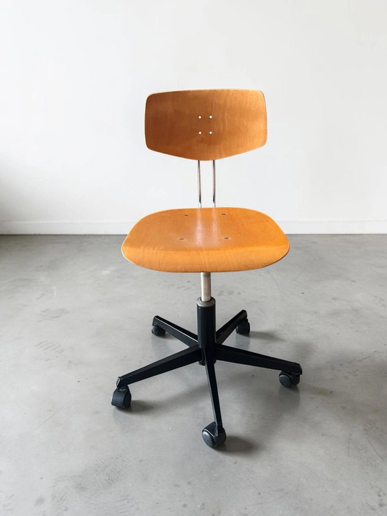 Vintage gevormde multiplex Draaistoel | Minimalistische Studio Stoel | Mid Century Modern Kantoor | Design (photo 10 of 11)