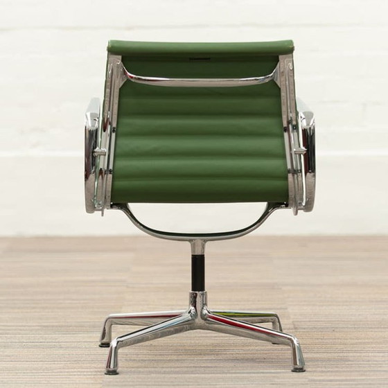 Image 1 of Vitra Ea 108 Drehstuhl