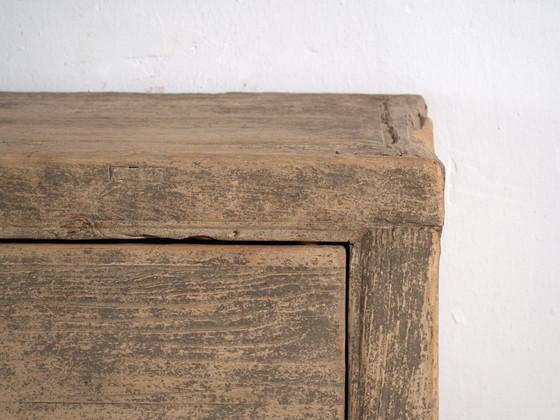 Credenza bassa lunga antica in olmo con due ante – Cina, circa 1950 – Credenze con vetrina (photo 28 of 40)