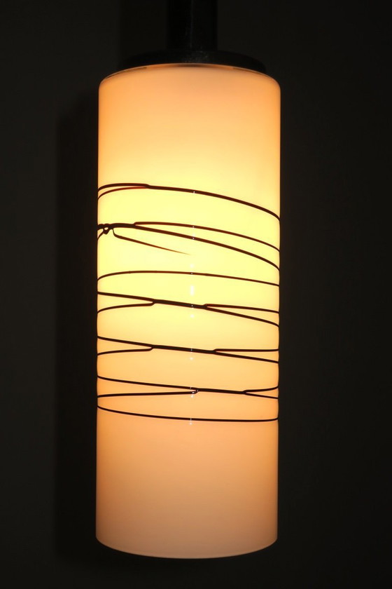 Image 1 of Lampada a sospensione in vetro lattimo opalino italiano con sovrapposizione, anni '60