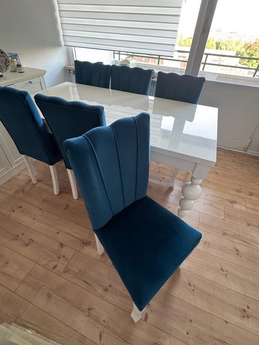 Modern white dining table (170 x 90cm) with 6 chairs - top condition