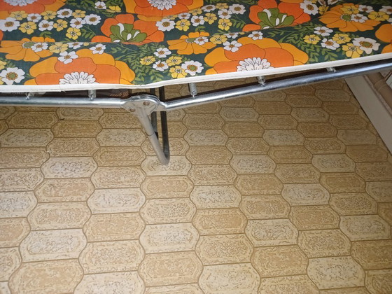 Image 1 of Letto pieghevole originale vintage anni '70 – Letto pieghevole retrò con stampa floreale