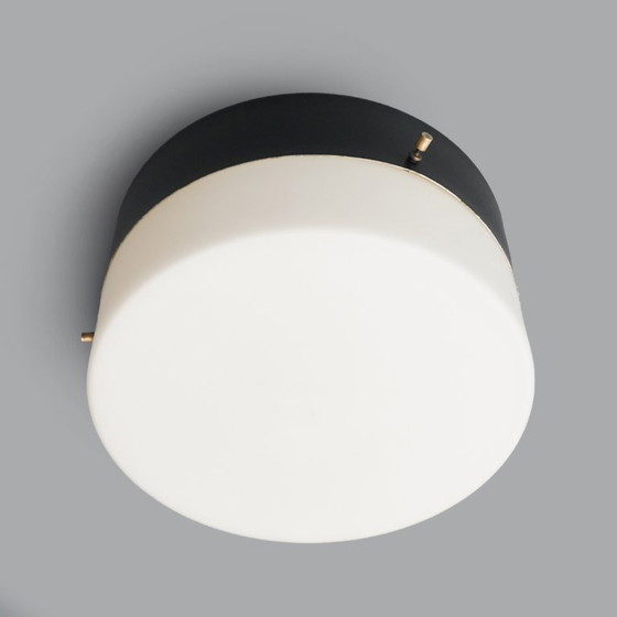 Image 1 of Plafonnier en verre blanc opale, années 1950