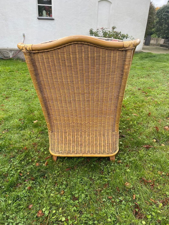 Image 1 of 1 x Fauteuil en rotin charmant et confortable avec repose-pieds