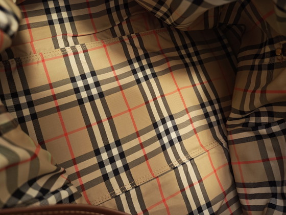 Burberry Weekender Burberry's travel bag with Entrupy certificate of authenticity – Calfskin (photo 14 of 15)