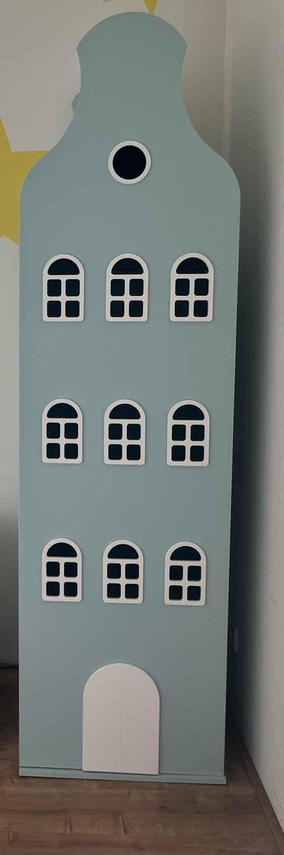 Image 1 of Schrank eines Hauses Glockengiebel/Glockenförmiger Benzin