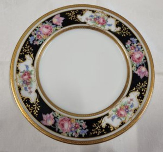 Image 1 of Ancienne Manufacture Royale de Limoges Porcelain and Gold Tableware France 1980 Set of 75