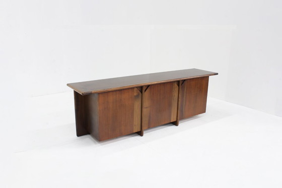 Image 1 of Vintage Italiaans notenhouten dressoir van Ammannati en Vitelli voor Catalano