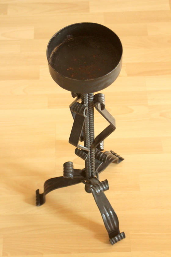 Image 1 of Zware handgemaakte kandelaar van smeedijzer voor grote kaarsen