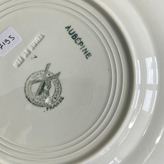 Image 1 of 6 antieke ijzerstenen dessertborden van Moulin des Loups en Hamage, meidoornmotief