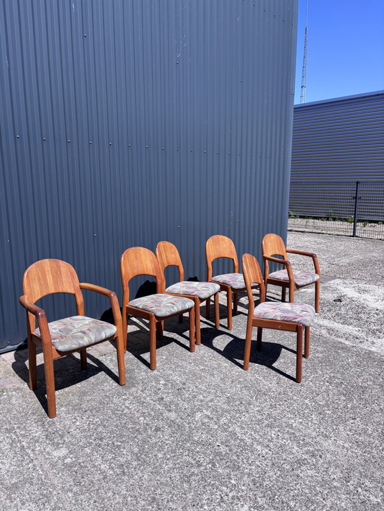 Image 1 of 6 x table vintage dyrlund eetkamerstoelen stoel