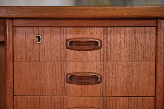 Image 1 of Skandinavischer Teak-Schreibtisch, hergestellt von Samcom Dänemark in den 1960er Jahren