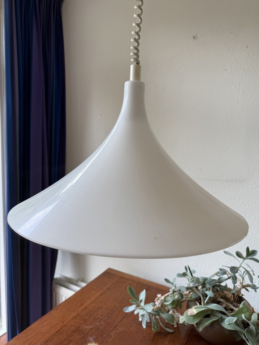 Lampada a sospensione con cappello da strega