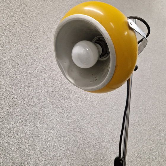 Image 1 of Vintage vloerlamp gele vloerlamp jaren 60 jaren 70