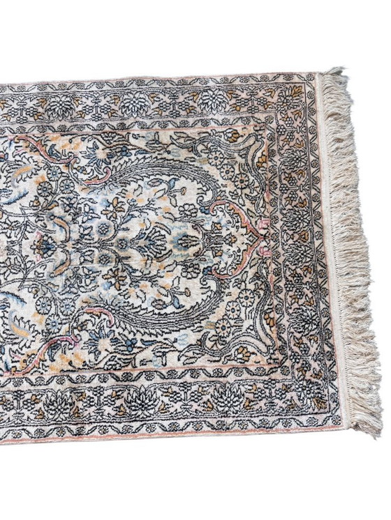 Image 1 of Tappeto persiano in seta Ghoum 93x153cm
