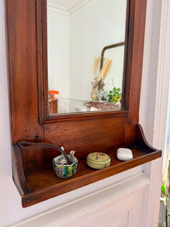 Image 1 of Miroir de toilette ancien en bois – charme classique