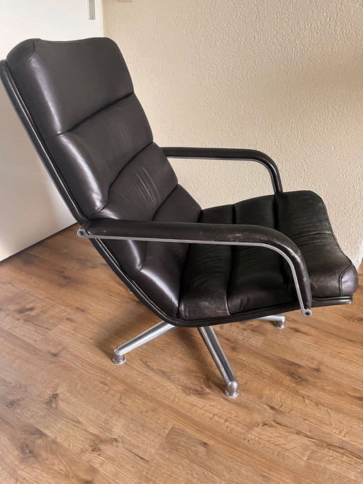 Artifort Fauteuil 141 - Draai Onderstel - Zwart Leer