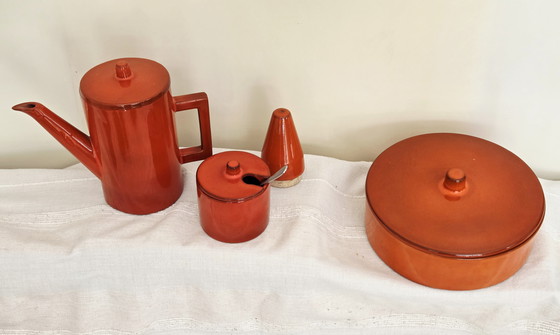 Image 1 of Vaisselle unique Hofra au design épuré