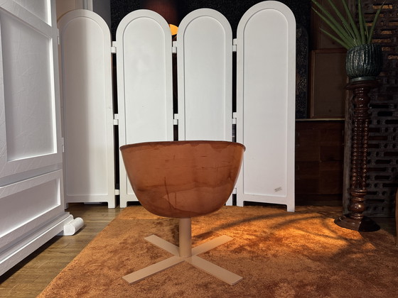 Image 1 of B&B ITALIA Drehsessel MART in einzigartigem cognacfarbenem Sattelleder mit Patina.