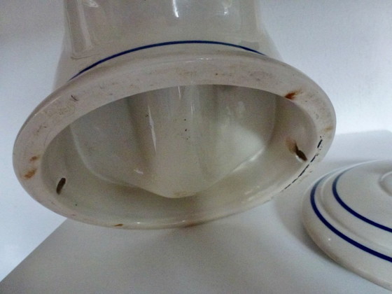 Image 1 of Mayonnaise jar with lid, made of solid stoneware.