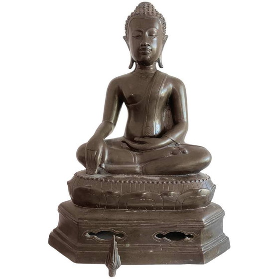 Buda tailandés de bronce sentado con llama extraíble (ushnisha) – lote 160 – Esculturas, Bronze (photo 2 of 12)
