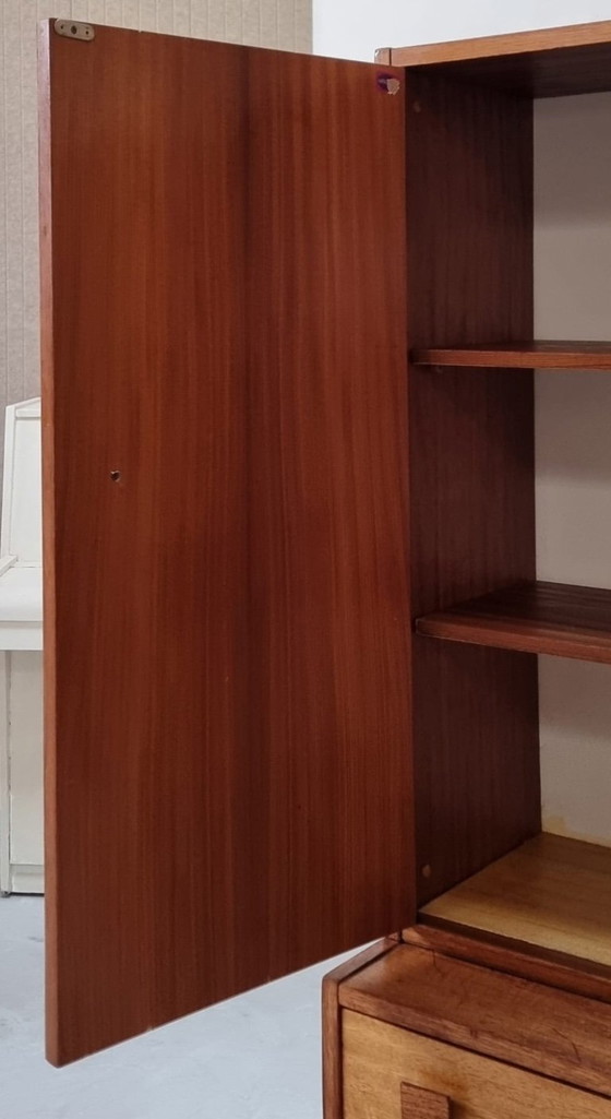 Image 1 of Aparador de mediados de siglo