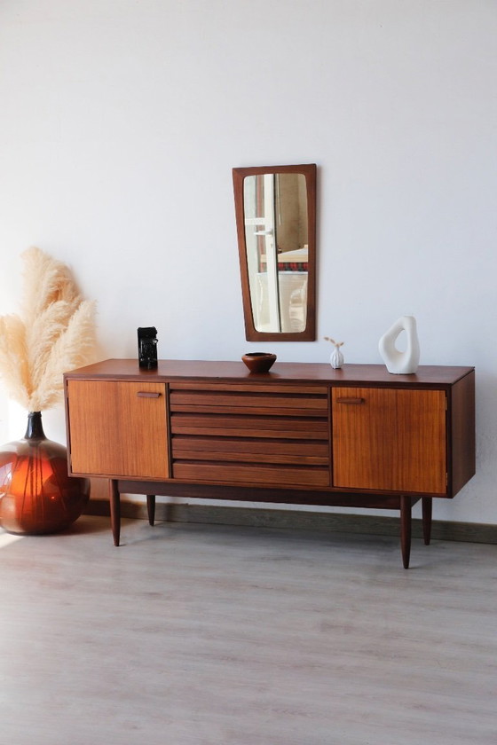 Image 1 of Britisches Sideboard im modernen Stil von White & Newton | Ikonisches Design