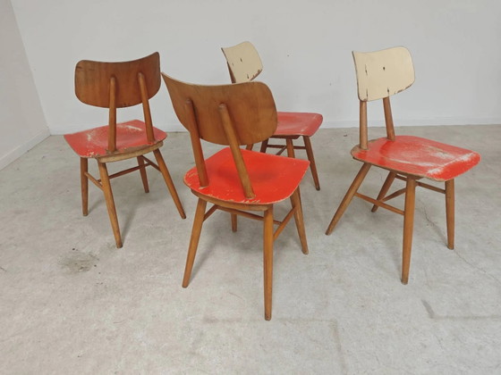 Lot de 4 chaises en bois rouges Ton (Thonet) des années 1960. – Chaises de salle à manger, Wood, Vintage (photo 5 of 16)