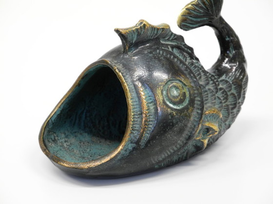 Image 1 of Beautiful Mid Century bronze table or hand ashtray by Walter Bosse in the shape of a fish