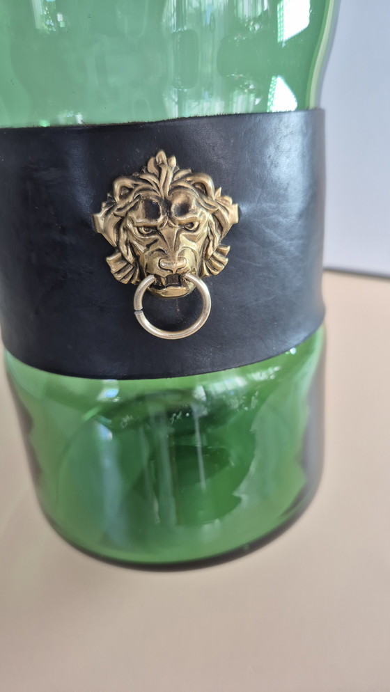 Image 1 of Vintage Italiaanse karaf in groen glas - jaren 50/70 - koperen leeuwenkop