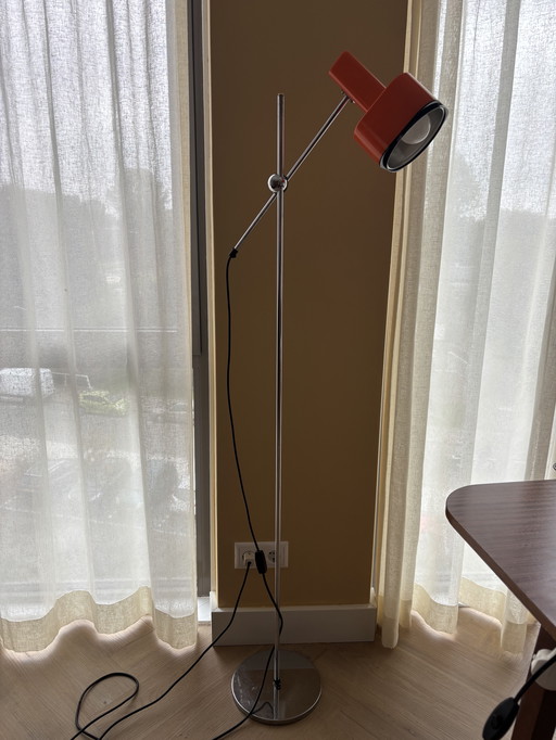 Simpatica lampada arancione retrò