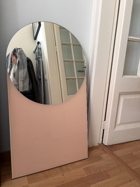 Image 1 of “Shapes Mirror” di HAY, design di Sylvain Willenz