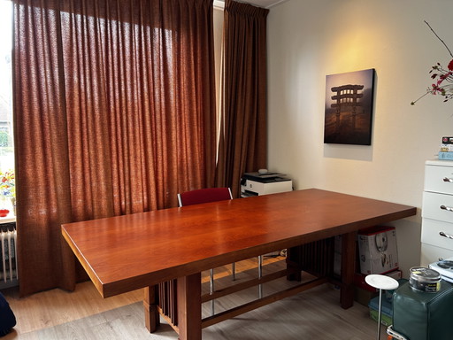 Modèle de table Taliesan Frank Lloyd Wright