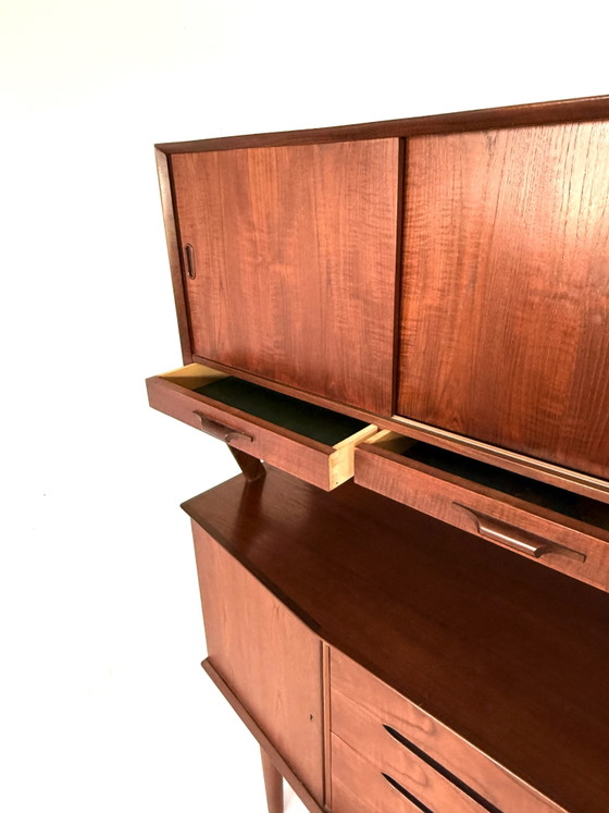 Vintage Deens teakhouten highboard, Højbjerg Møbelfabrik ‘60 – High boards, Glass, Wood (photo 9 of 12)