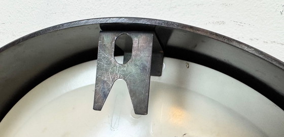 Image 1 of Orologio da parete industriale in bachelite di Pragotron, anni '60