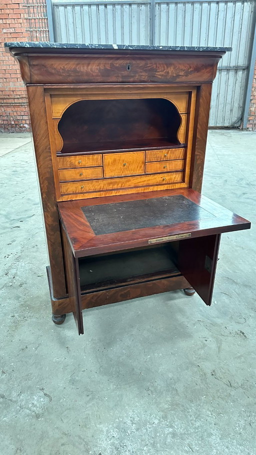 Antieke Biedermeier Secretaire – 19e eeuw – Mahonie – Zeer fraaie uitstraling