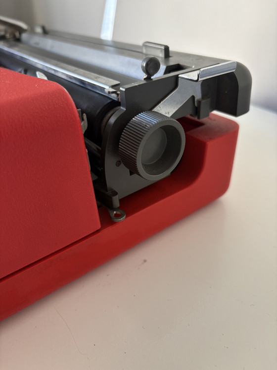 Image 1 of Macchina da scrivere Underwood 23 vintage rossa non funzionante