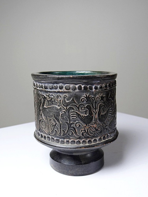 Image 1 of Piccolo vaso greco in terracotta nera con decorazioni animali, realizzato a mano tra il 1960 e il 1980.
