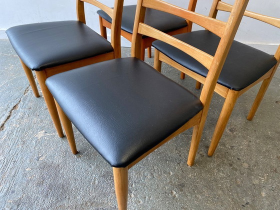 Image 1 of Mesa de comedor extensible de mediados de siglo de 1960 con 4 sillas de comedor de Schreiber Furniture