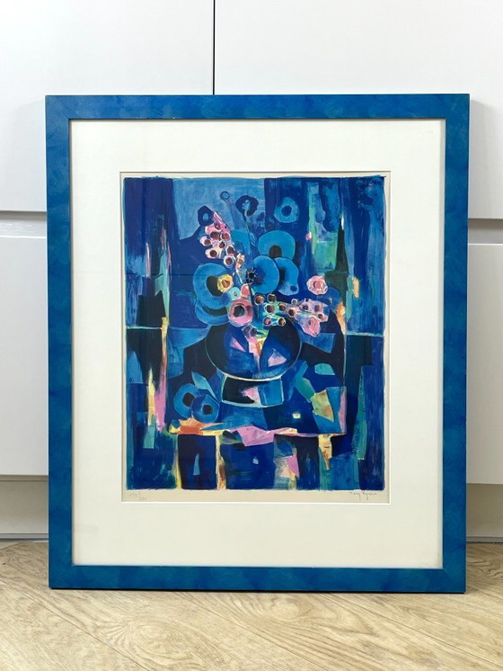 Image 1 of Lithographie limitée signée au crayon de Tony Agostini, Bouquet Au Vase Bleu, cadre personnalisé