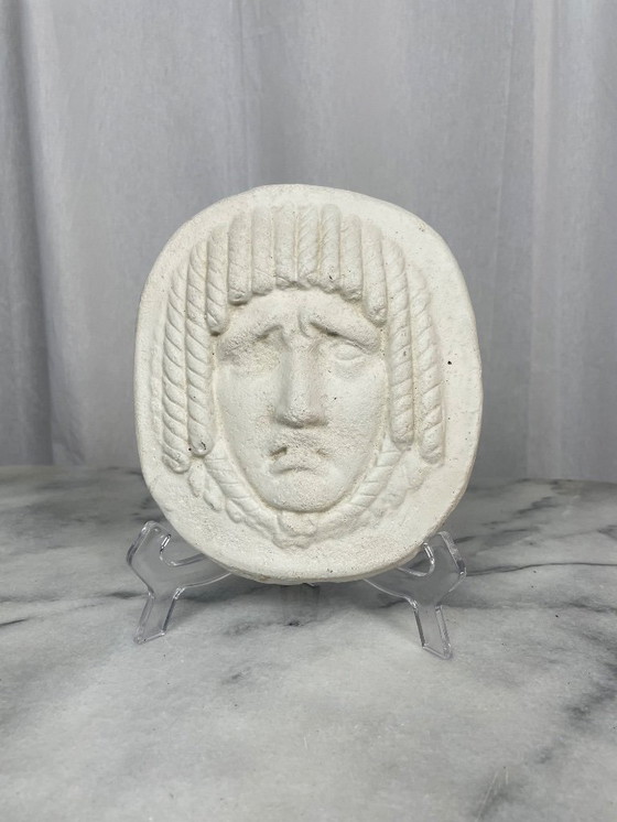 Image 1 of Rostro en bajo relieve, estilo máscara antigua