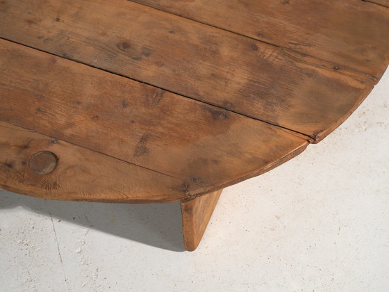 Mesa baja redonda antigua de madera de pino – Europa Central, circa 1940 – Mesas de centro, Rustic (photo 15 of 40)