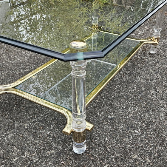 Image 1 of Italienischer schwerer zweistöckiger Couchtisch aus Lucite, Tommaso Barbi, Regency-Stil, 80er Jahre