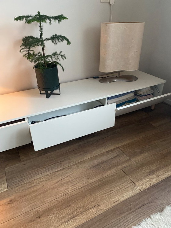 Image 1 of Fernsehschrank mit Stauraum (gekauft bei Lundia)