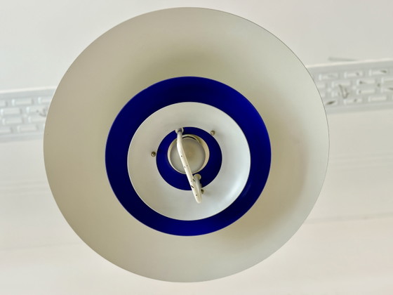 Lampada a sospensione vintage Form-Light bianco & blu cobalto – Danimarca, anni '70 – form light (photo 14 of 15)