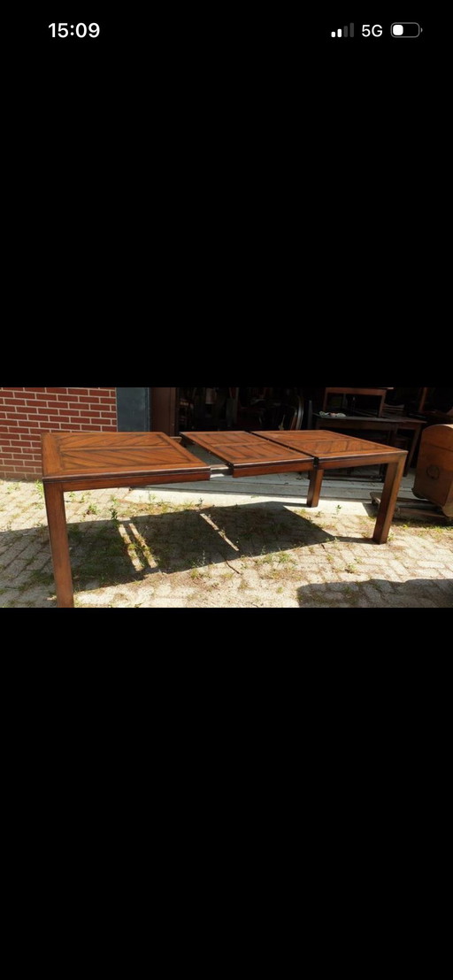 Klassiek eiken uitschuifbaar eetkamer tafel 