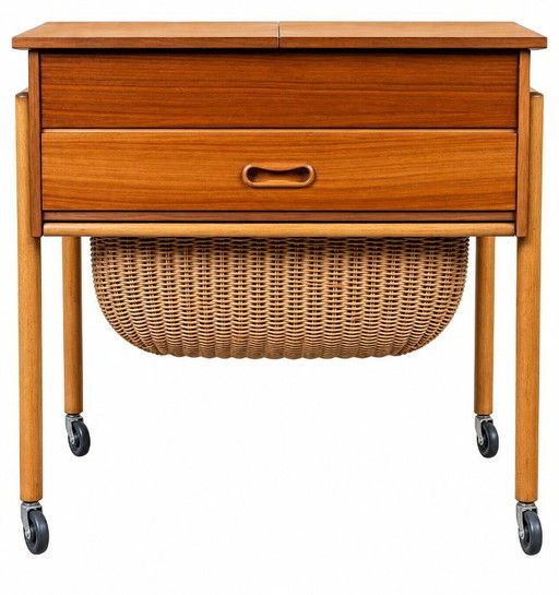 Boîte à couture en teck des années 60 70 Table à coudre Ustensile Chariot à coudre Panier Design danois