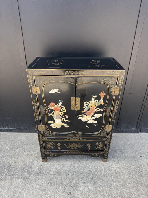 Vintage Tianjin gelakte Chinese meubels – high boards, Wood, Stone