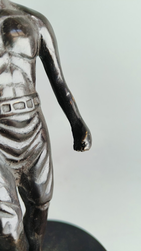 Image 1 of Antiker Kerzenständer des starken dunklen Mannes Ethnographisch