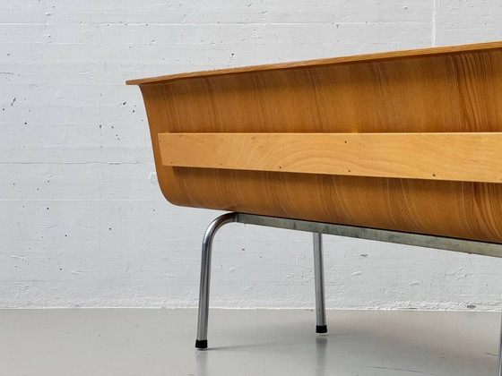 Banc en hêtre moulé stratifié avec piètement en tube d'acier, années 1960 – &Tradition, Wood (photo 18 of 18)